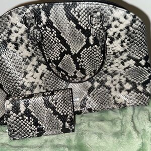 Aldo Black and White Snake Print Bag Set